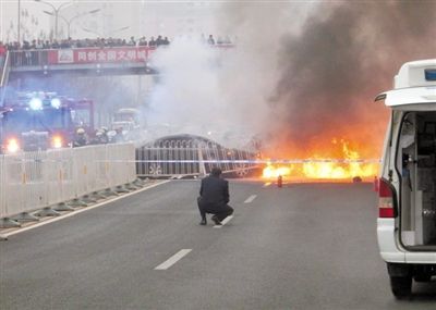 4.22北京四轿车相撞事故