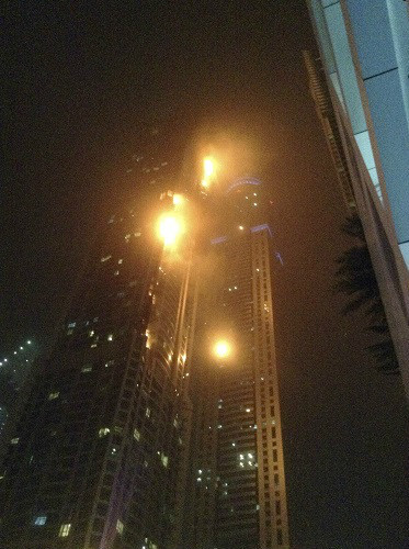 2·21迪拜摩天楼起火事件